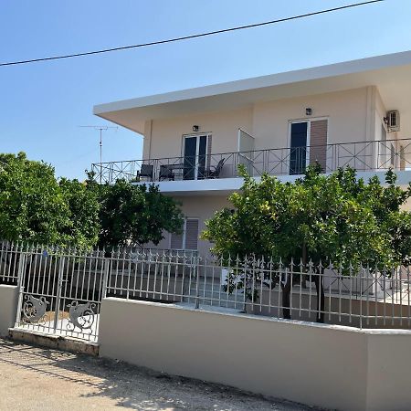 Koulouras Holiday Apartments Nikolaíika Екстериор снимка