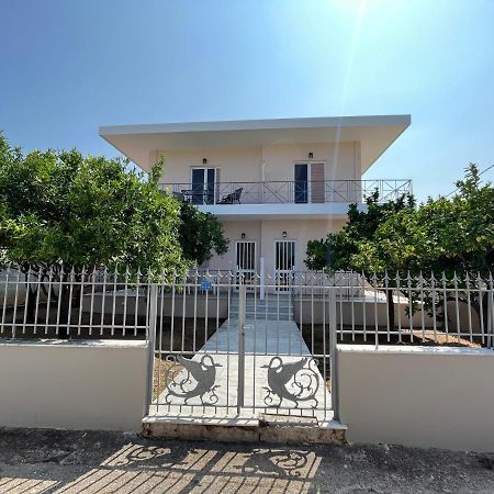 Koulouras Holiday Apartments Nikolaíika Екстериор снимка